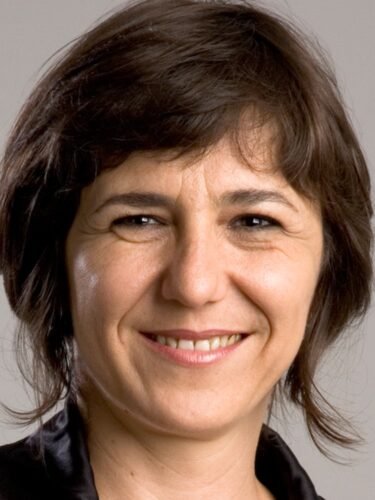 Locutora Profissional Pérola Paes Locutora Pérola Paes